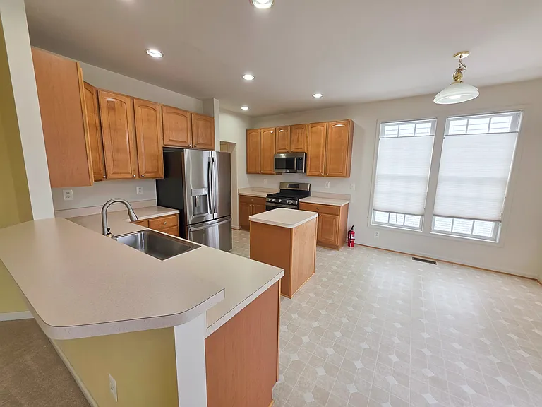 12318 Cherry Branch Dr — Photo 9
