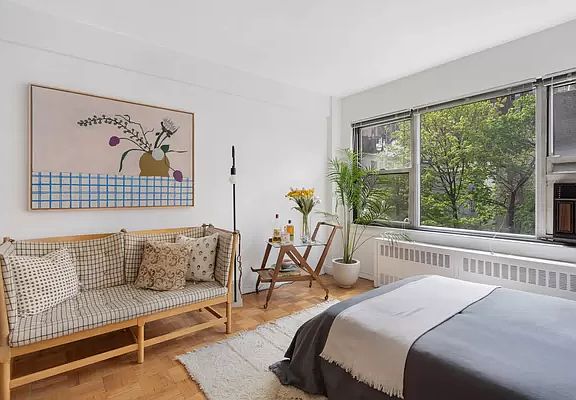 3rd image of 288 Lexington Ave APT 4H