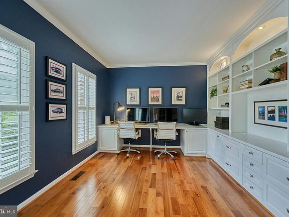 3rd image of 12933 Oak Lawn Pl