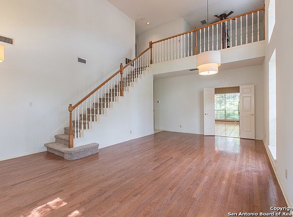 4th image of 13715 Morningbluff Dr