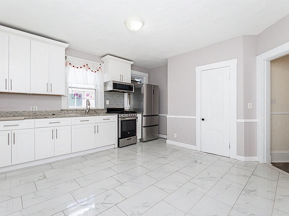 3rd image of 22 Stearns St