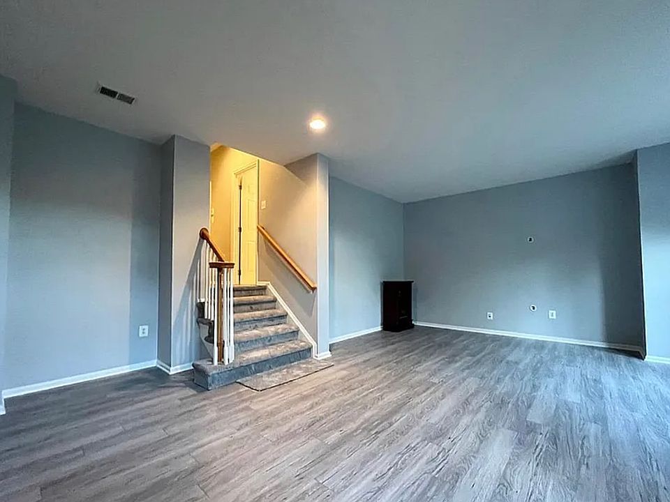 1st image of 787 Vestal St