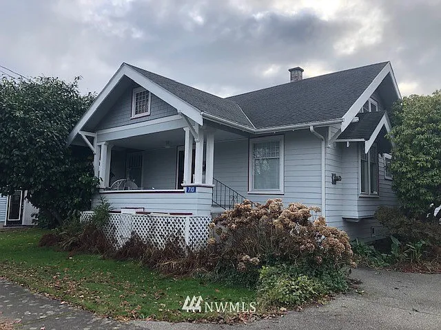 710 Vernon Avenue photo 1