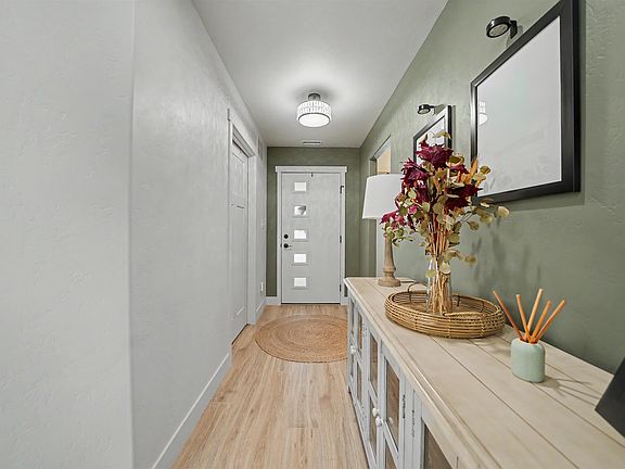5th image of 3033 Tawny Rd