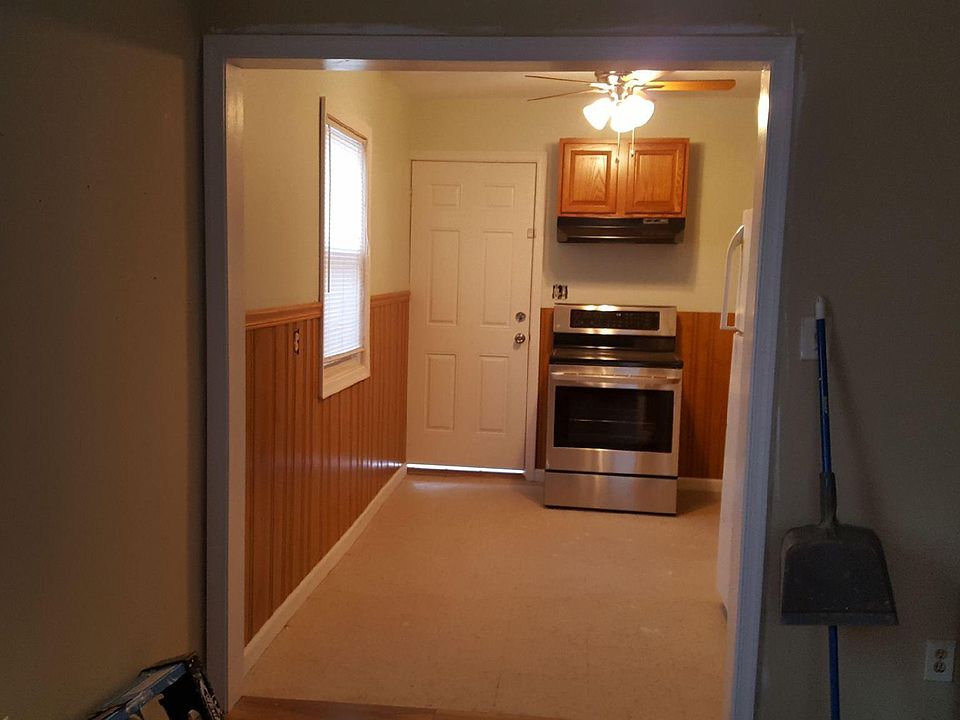 1st image of 408 Carver Dr