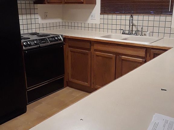 5th image of 555 San Dimas St