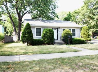 929 Plum St, Aurora, IL 60506