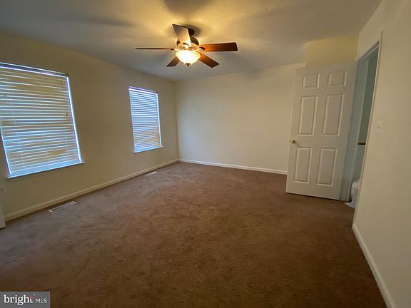 3rd image of 404 Waters Cove Ct