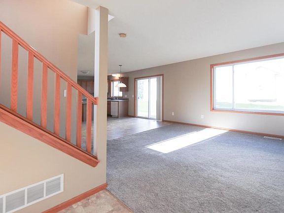 3rd image of 1725 Wyndam Dr
