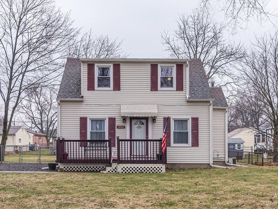 1st image of 34962 Sheridan St