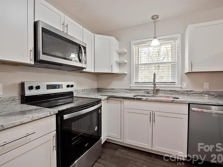 1404 Nottingham Rd — Photo 8
