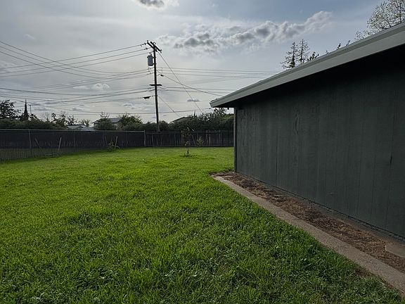 2nd image of 10123 Crawford Way