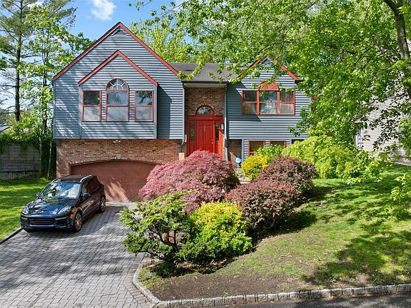 2nd image of 284 Schenck Avenue