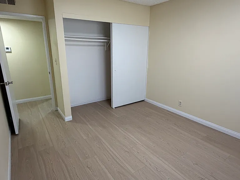 30 S Chapel Ave #D — Photo 15