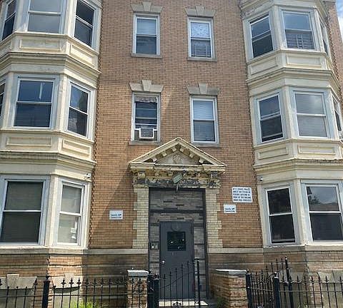 4th image of 72 Eaton Pl