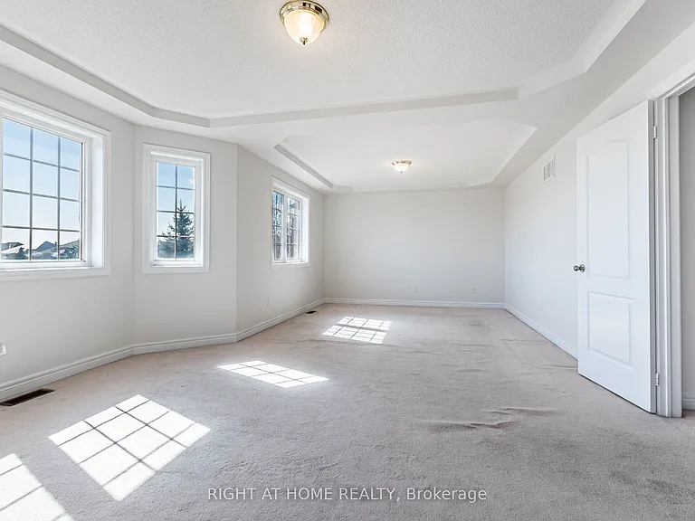 5441 Valhalla Cres — Photo 25