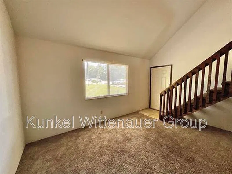 2 bed, 1.5 bath, 1010 sqft, $1,150 — Photo 2