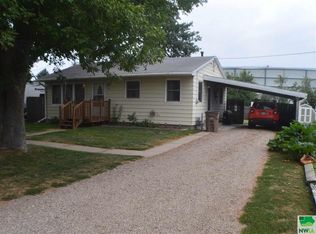 202 Division St, Jefferson, SD 57038