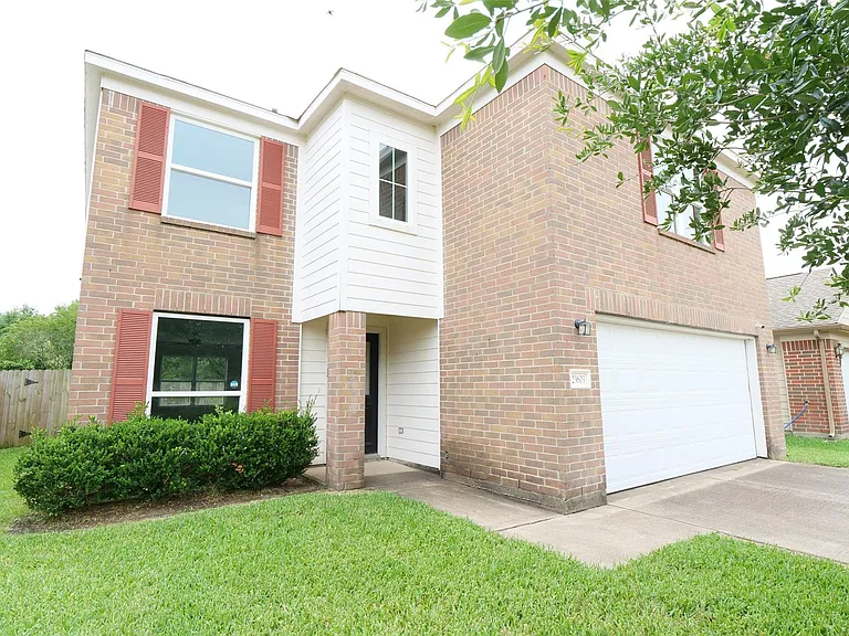 23603 Legacy Oak St — Photo 2