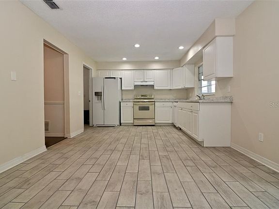 3rd image of 1360 Prince Philip Dr