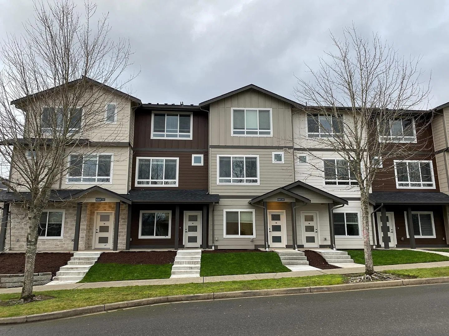 3725 Wardell LN SE — Photo 4