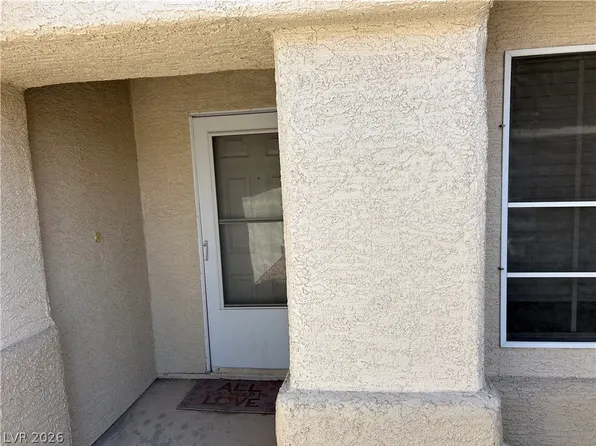 4934 Hunters Run Dr, North Las Vegas, NV 89031
