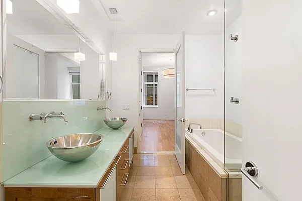 Rented by NYC Realty Brokers LLC | media 11