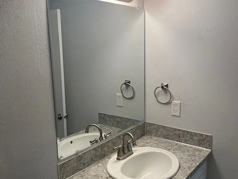 1893 Garden Ave #3 — Photo 8