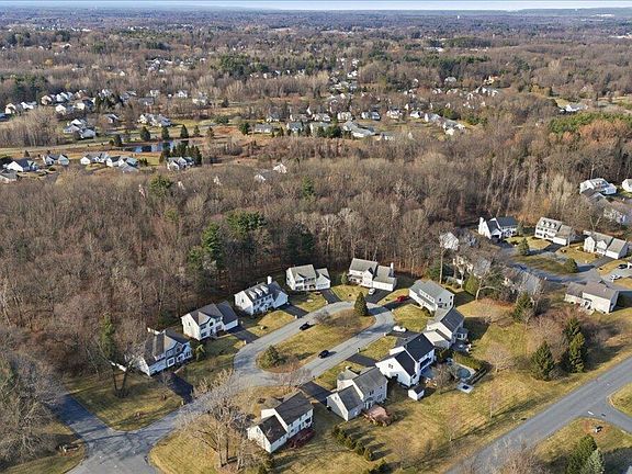 5th image of 8 Cathywood Court