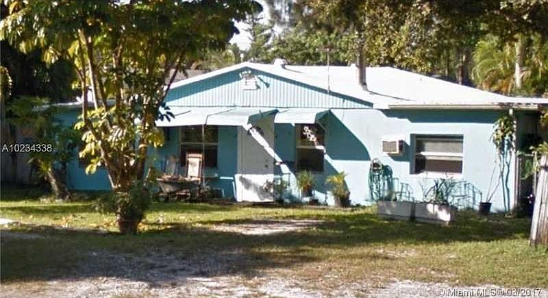 2nd image of 4665 SW 32nd Ave