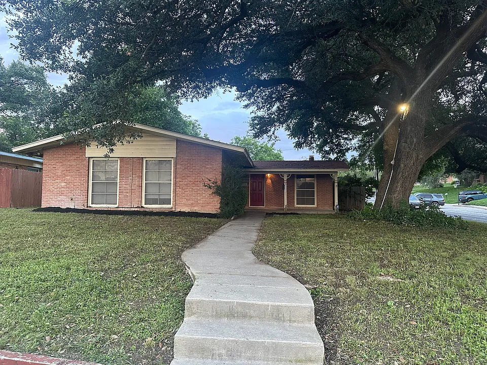 1203 Arroya Vista Dr