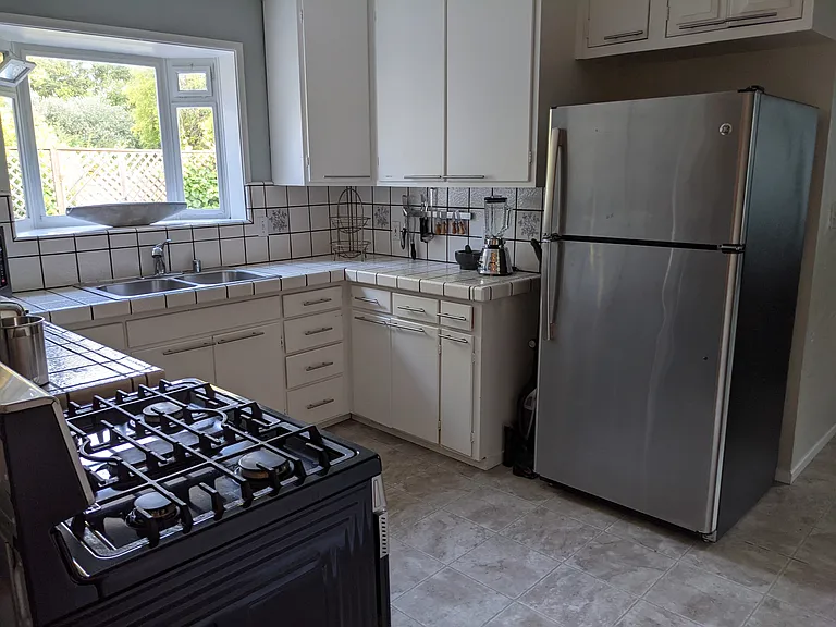 805 Sycamore Dr — Photo 12