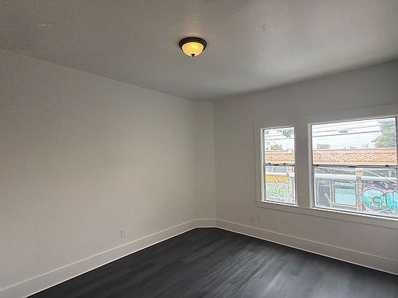 3rd image of 5318 Fairfax Ave #5318