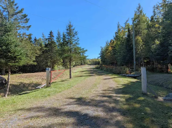 91 Old Halifax Rd #2-B, Halifax, NS B3Z 2X5