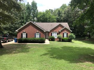 1805 Parker Ln, Oxford, AL 36203