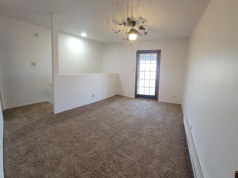 612 Morris St NE — Photo 31
