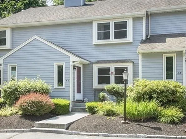 20 Cleverly St APT A2, Abington, MA 02351
