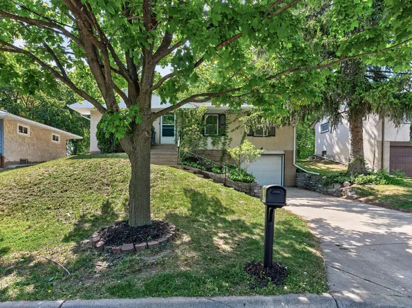 49 Flandrau Pl, Saint Paul, MN 55106