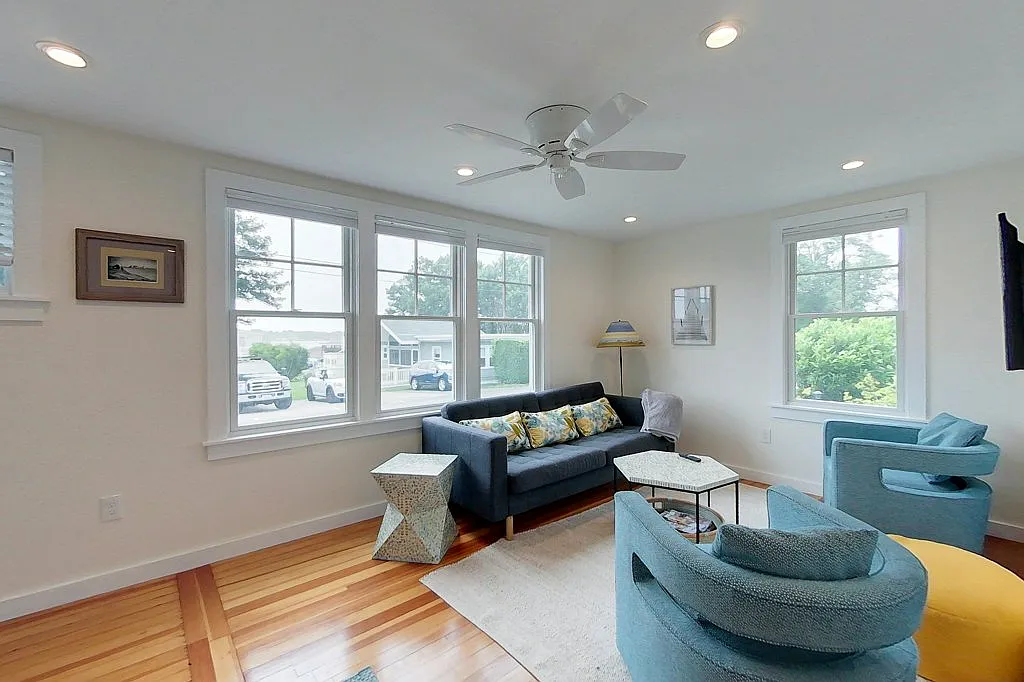 1 bed, 850 sqft, $2,000 — Photo 3