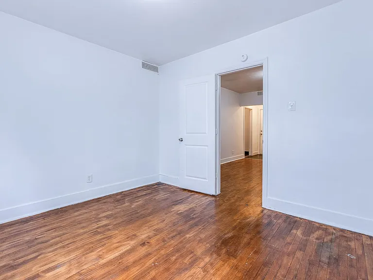 09 - 757 E Warrington — Photo 7