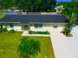 426 Australian Rd NW, Palm Bay, FL 32907