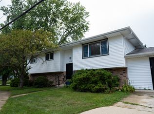 1220 S Blanchard St, Wheaton, IL