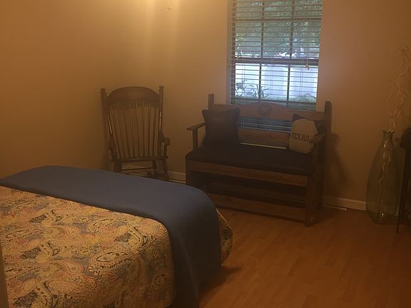 3rd image of 3004 Chalon St