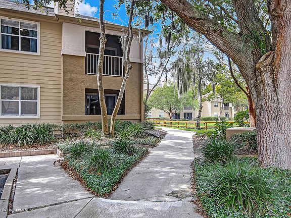 2nd image of 29 Arbor Club Dr Unit 215