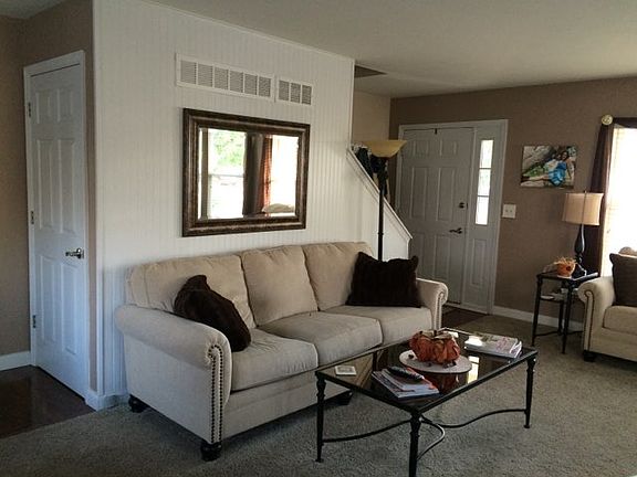 3rd image of 475 Valparaiso Ct