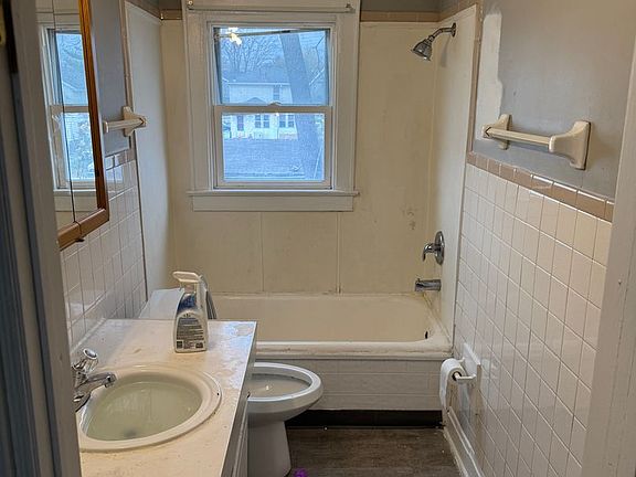 4th image of 471-473 S Terrace Ave #471