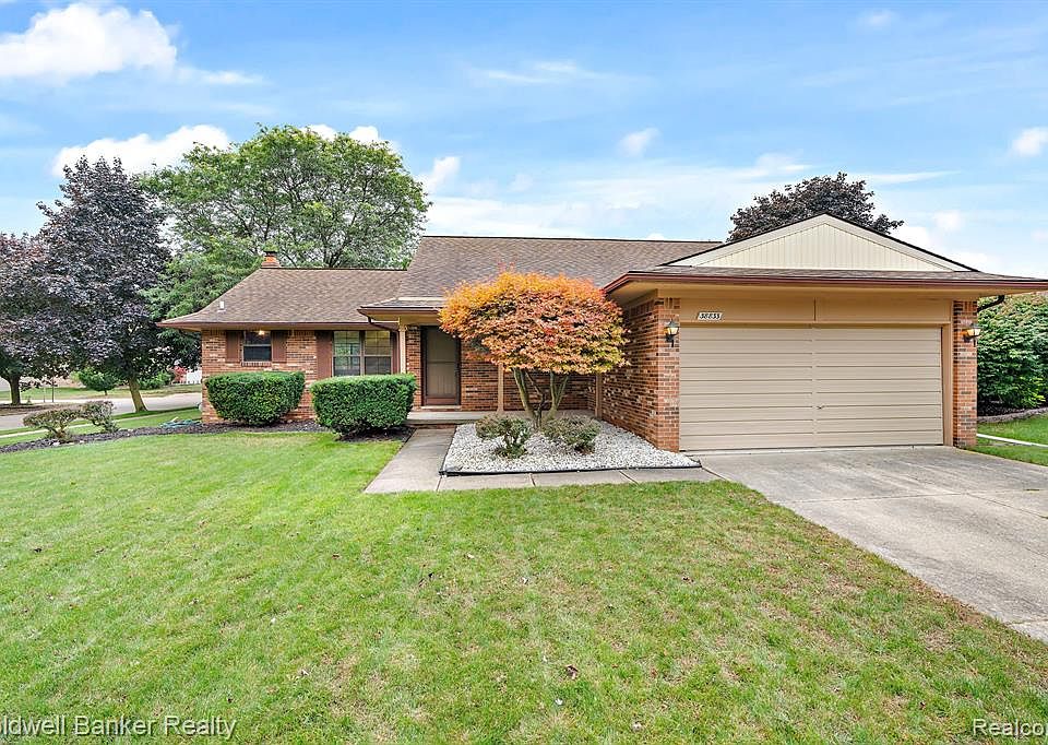 38833 Reo Dr, Livonia, MI 48154 Zillow