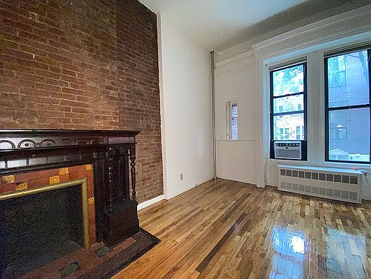 4th image of 42 W 85th St APT 2