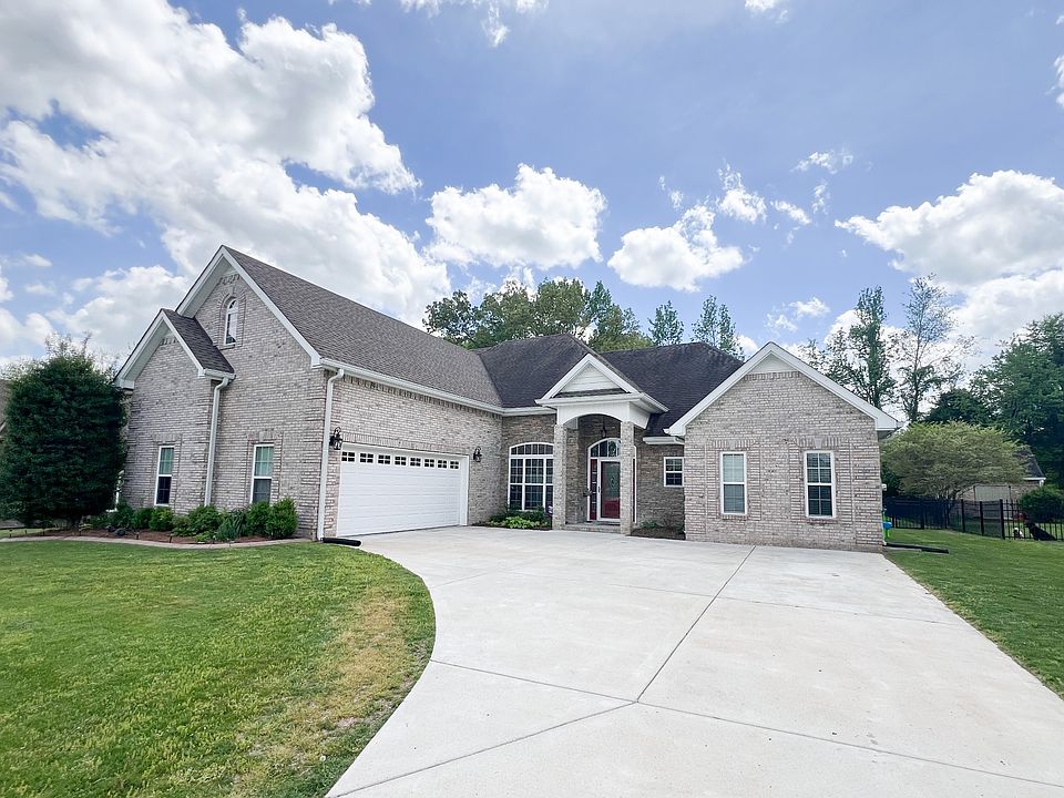 1st image of 958 Willow Cir