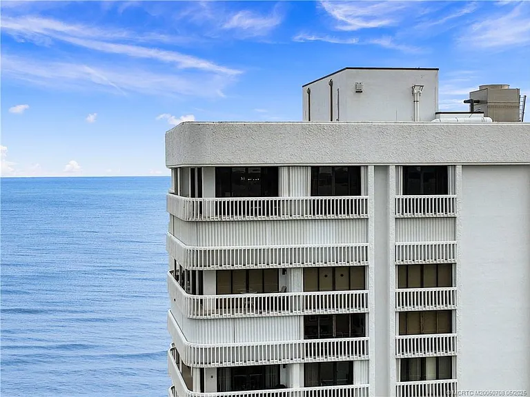 9960 S Ocean Dr #Penthouse 5 — Photo 19